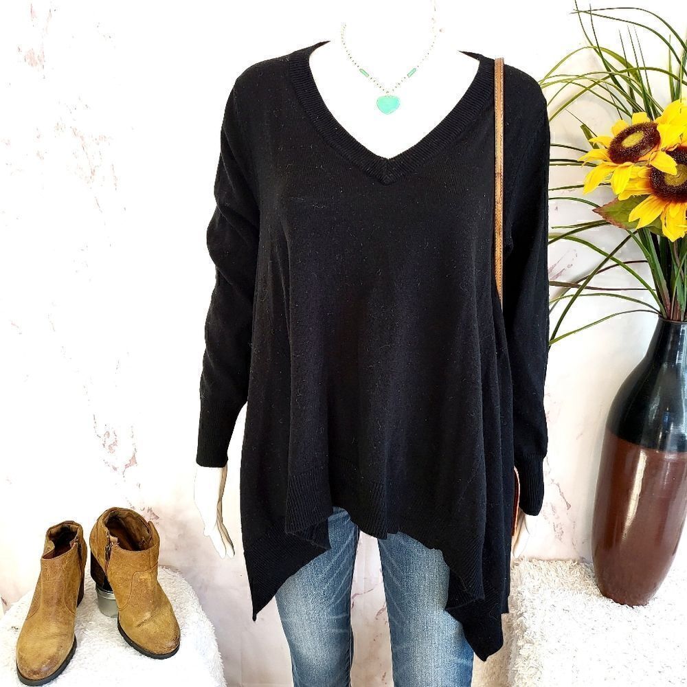 Collective Concepts soft woll blend v neck sweater